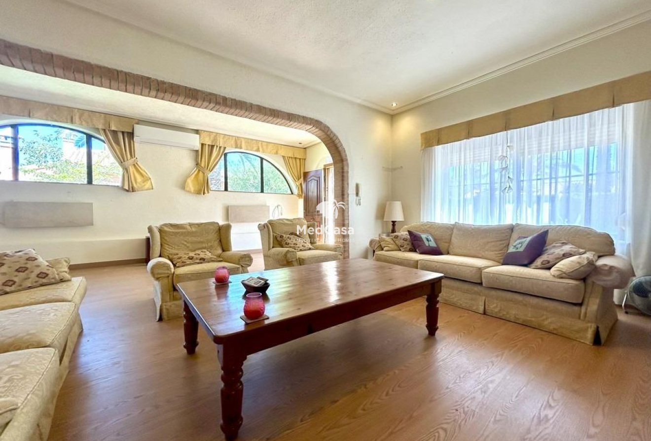 Segunda mano - Villa -
Orihuela Costa - Cabo Roig