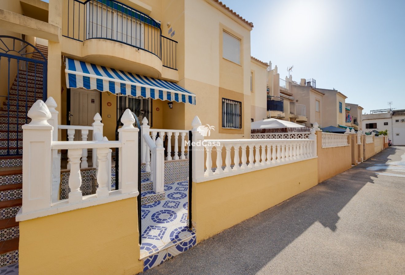 Wiederverkauf - Erdgeschosswohnung -
Torrevieja