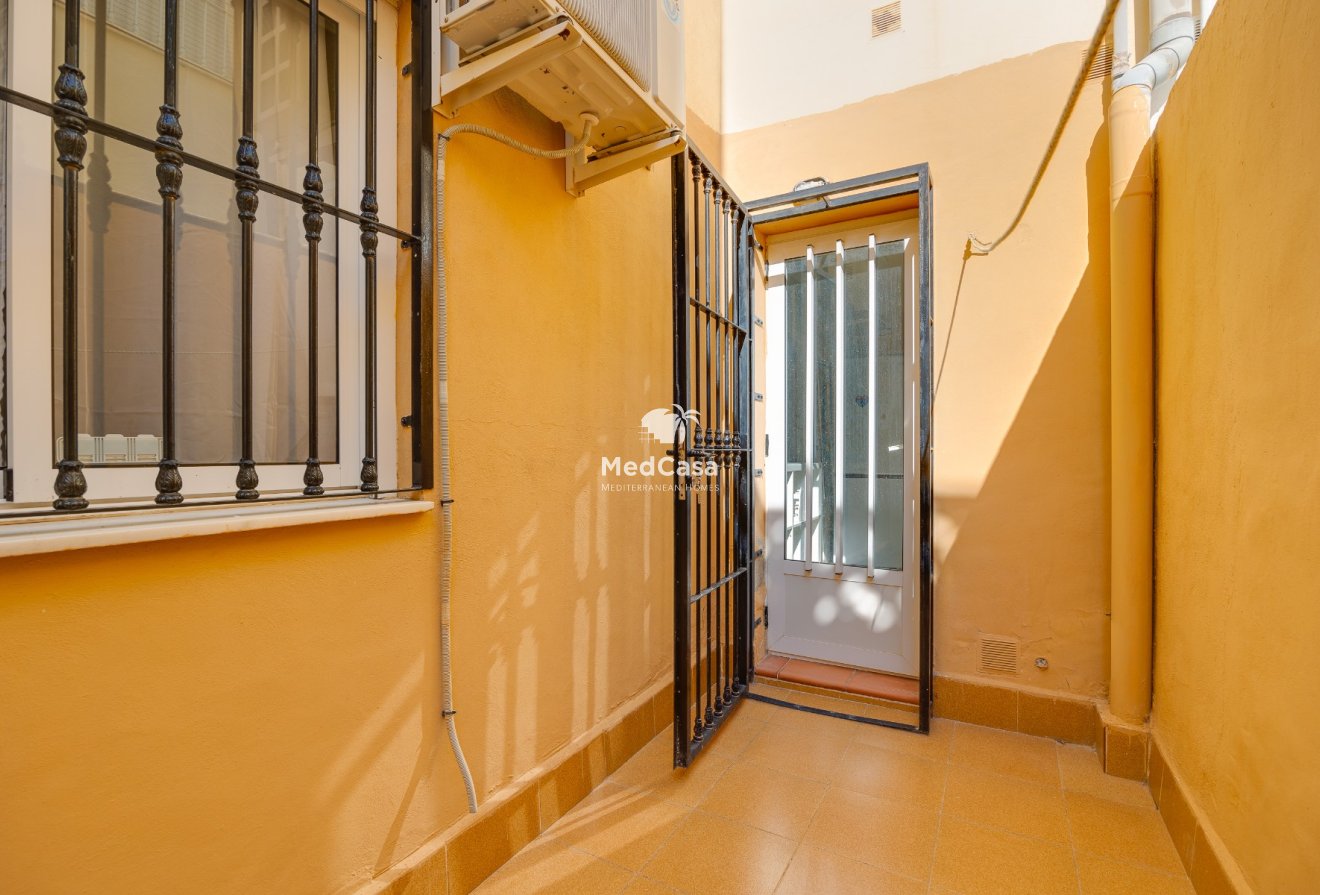 Wiederverkauf - Erdgeschosswohnung -
Torrevieja