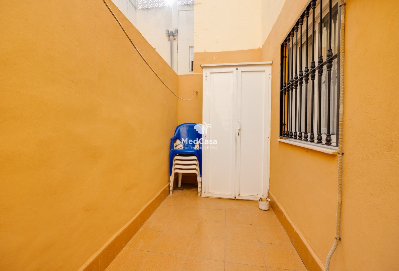 Wiederverkauf - Erdgeschosswohnung -
Torrevieja