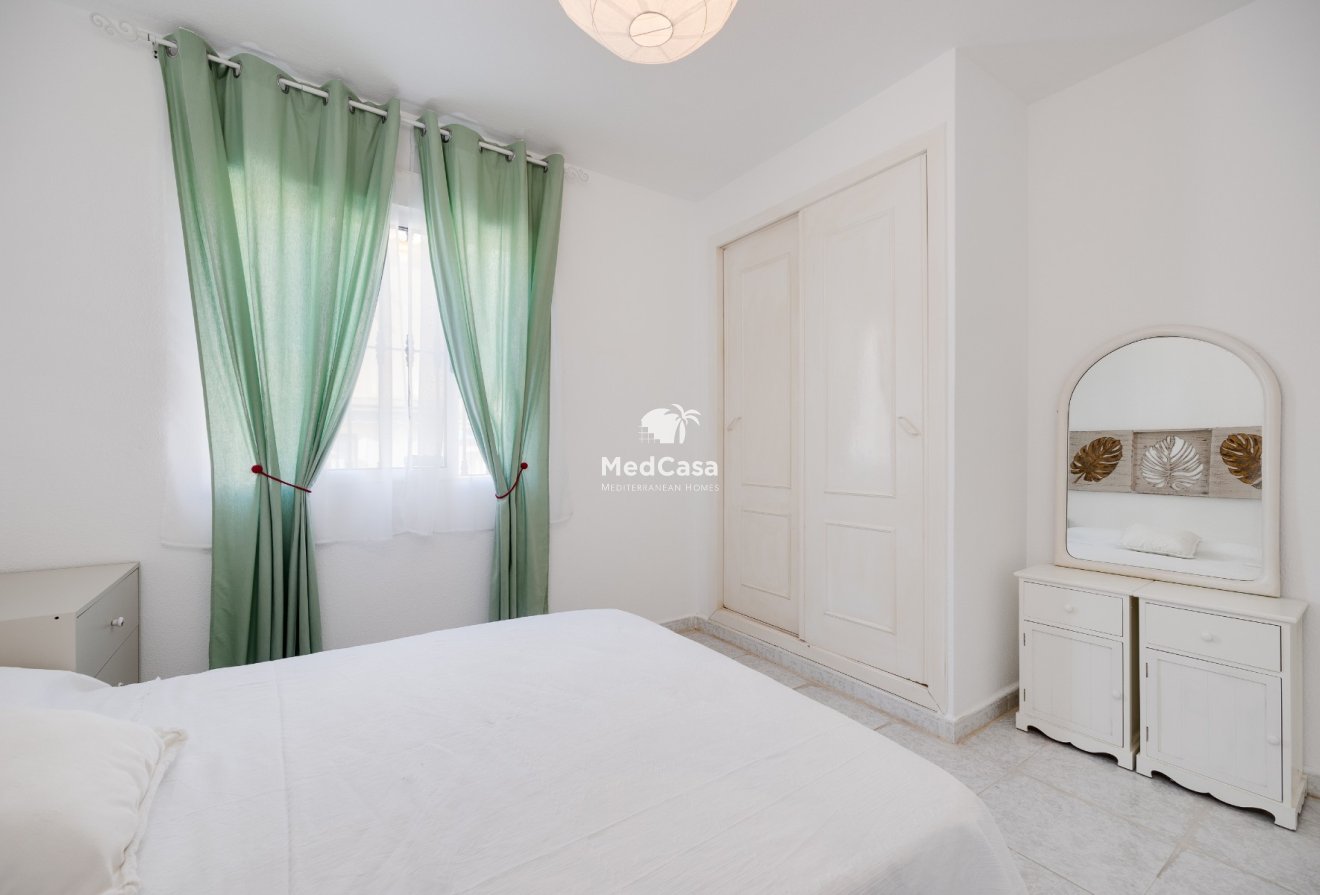 Wiederverkauf - Erdgeschosswohnung -
Torrevieja