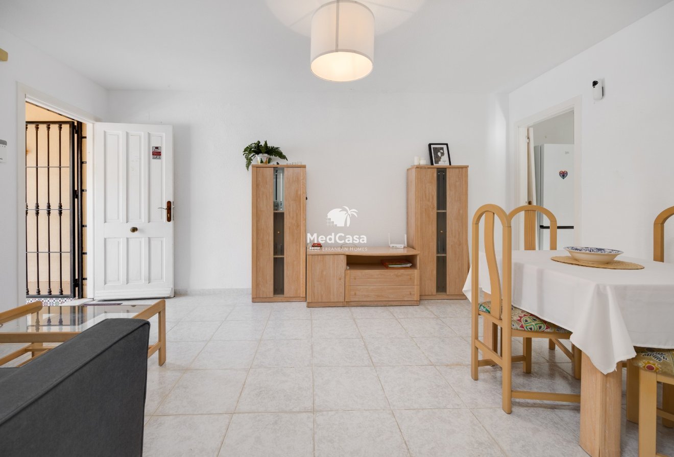 Wiederverkauf - Erdgeschosswohnung -
Torrevieja