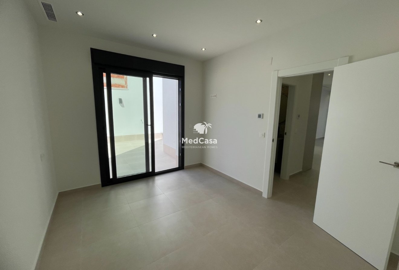 Obra nueva - Villa -
Las Heredades