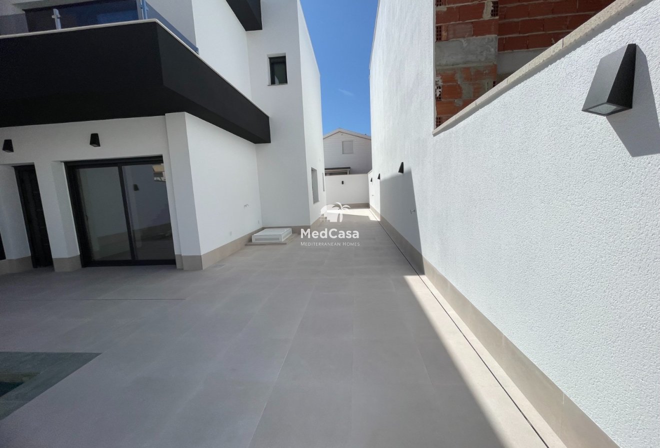 Obra nueva - Villa -
Las Heredades