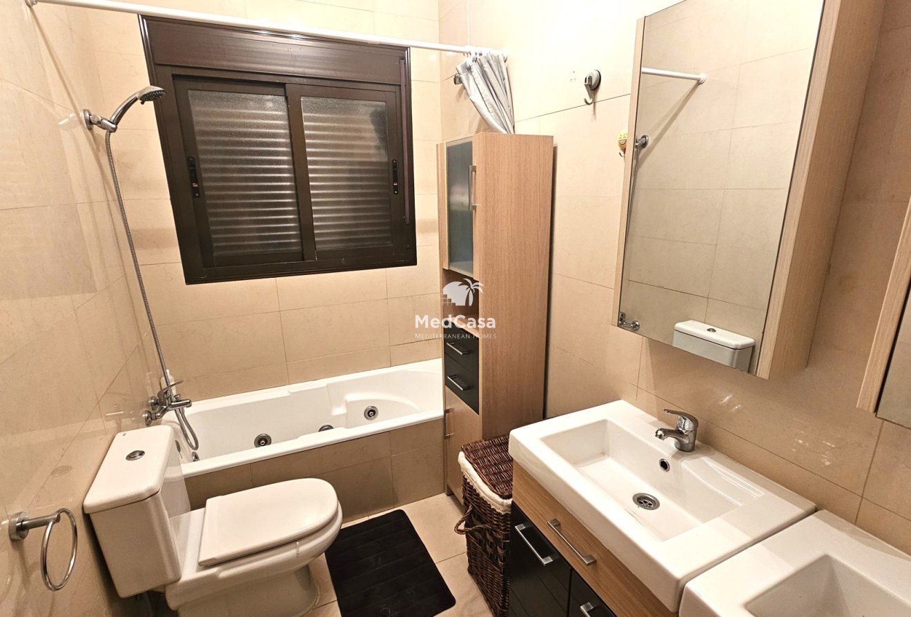 Segunda mano - Villa -
Ciudad Quesada