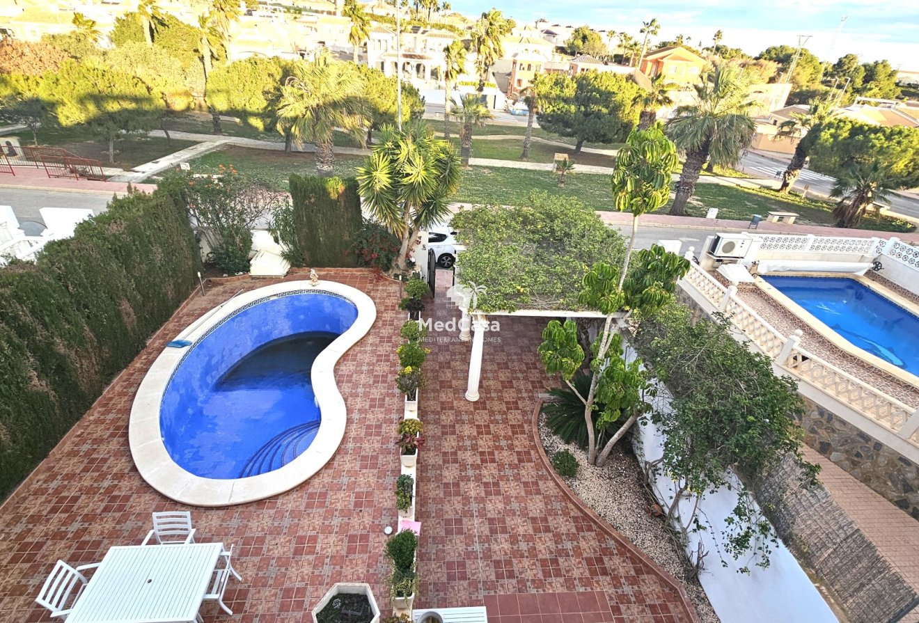 Segunda mano - Villa -
Ciudad Quesada