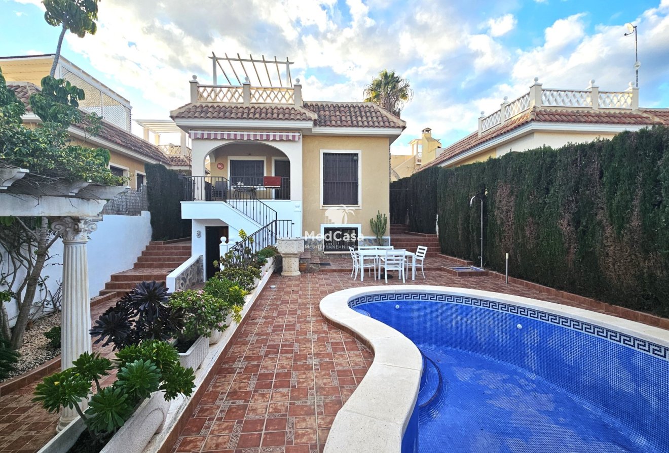 Segunda mano - Villa -
Ciudad Quesada