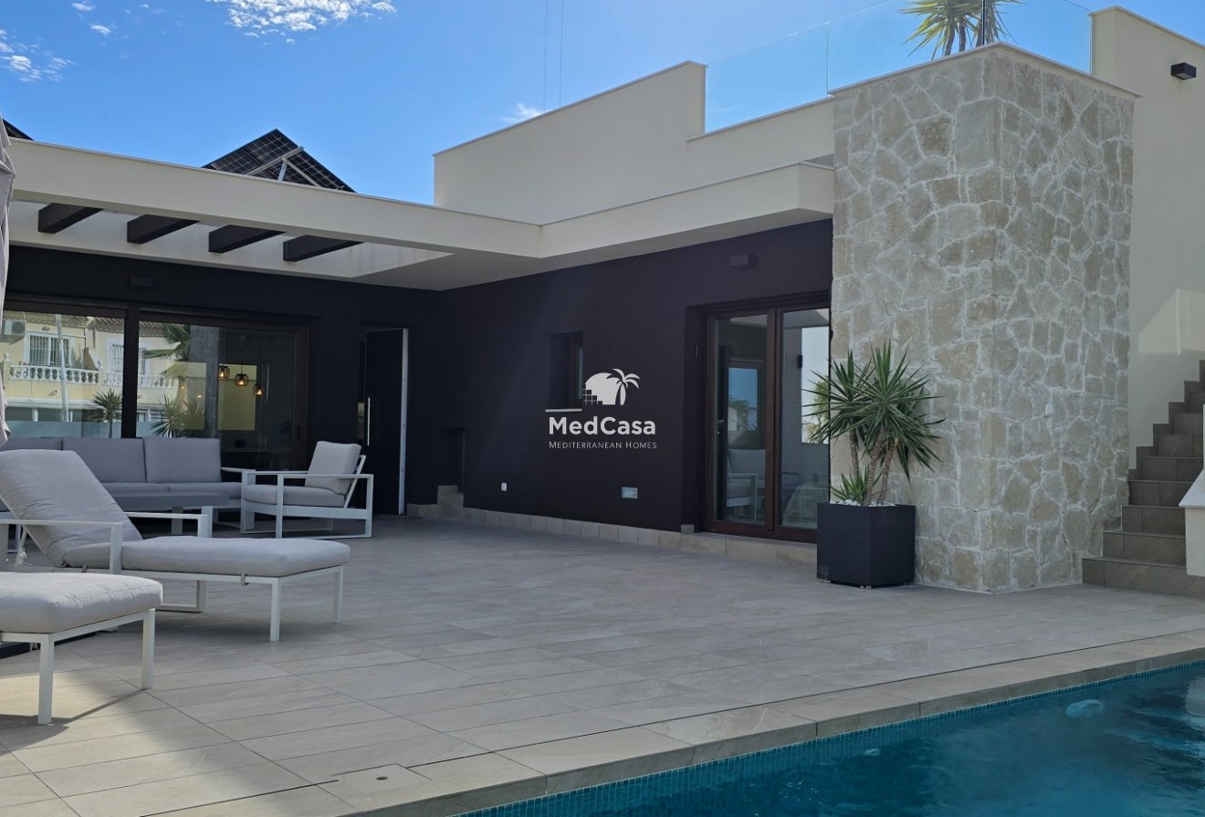 Obra nueva - Villa -
Rojales