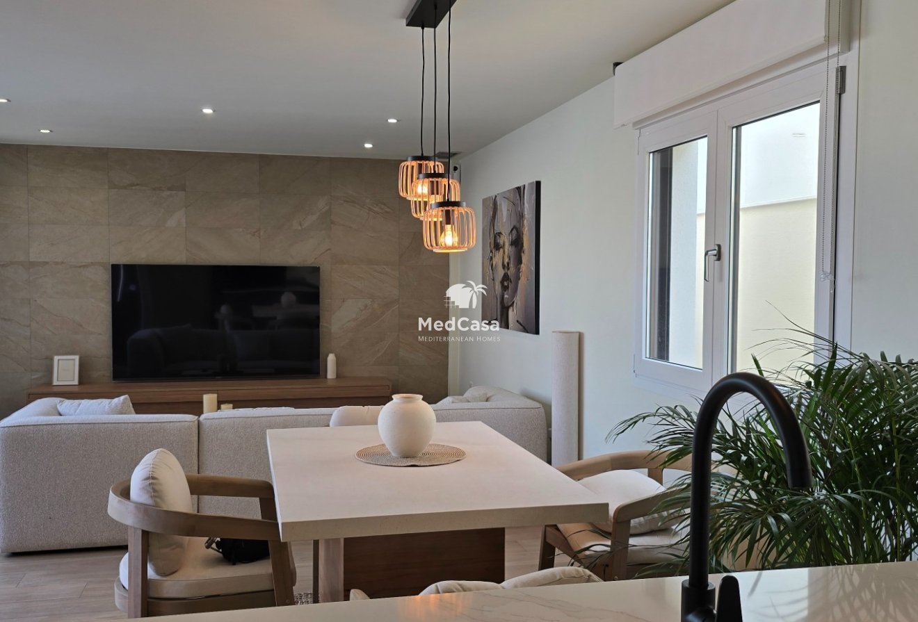 Obra nueva - Villa -
Rojales