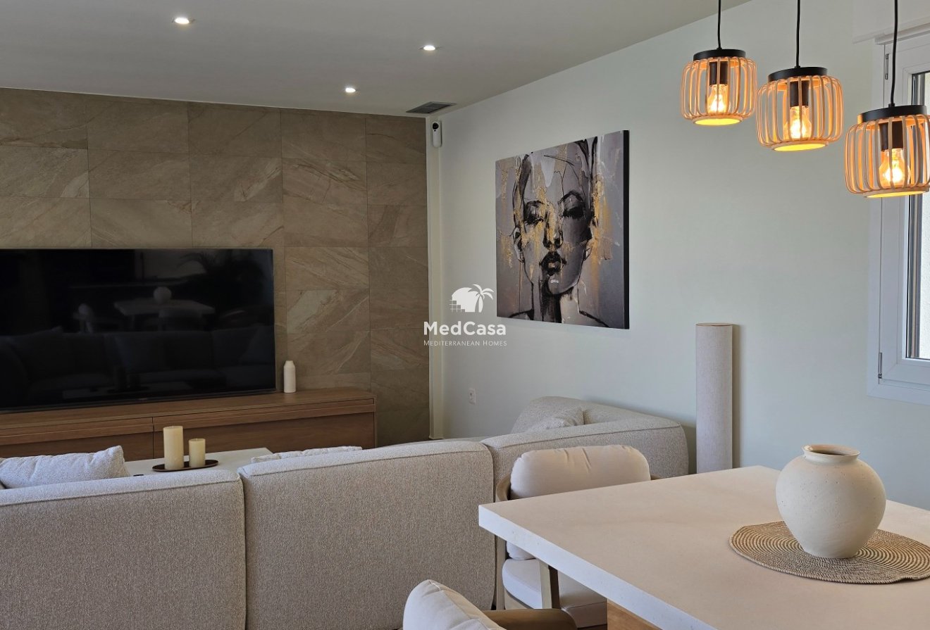 Obra nueva - Villa -
Rojales