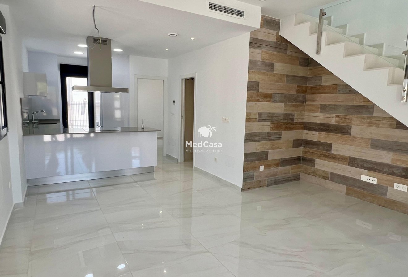 Obra nueva - Semi pareado -
Polop de La Marina