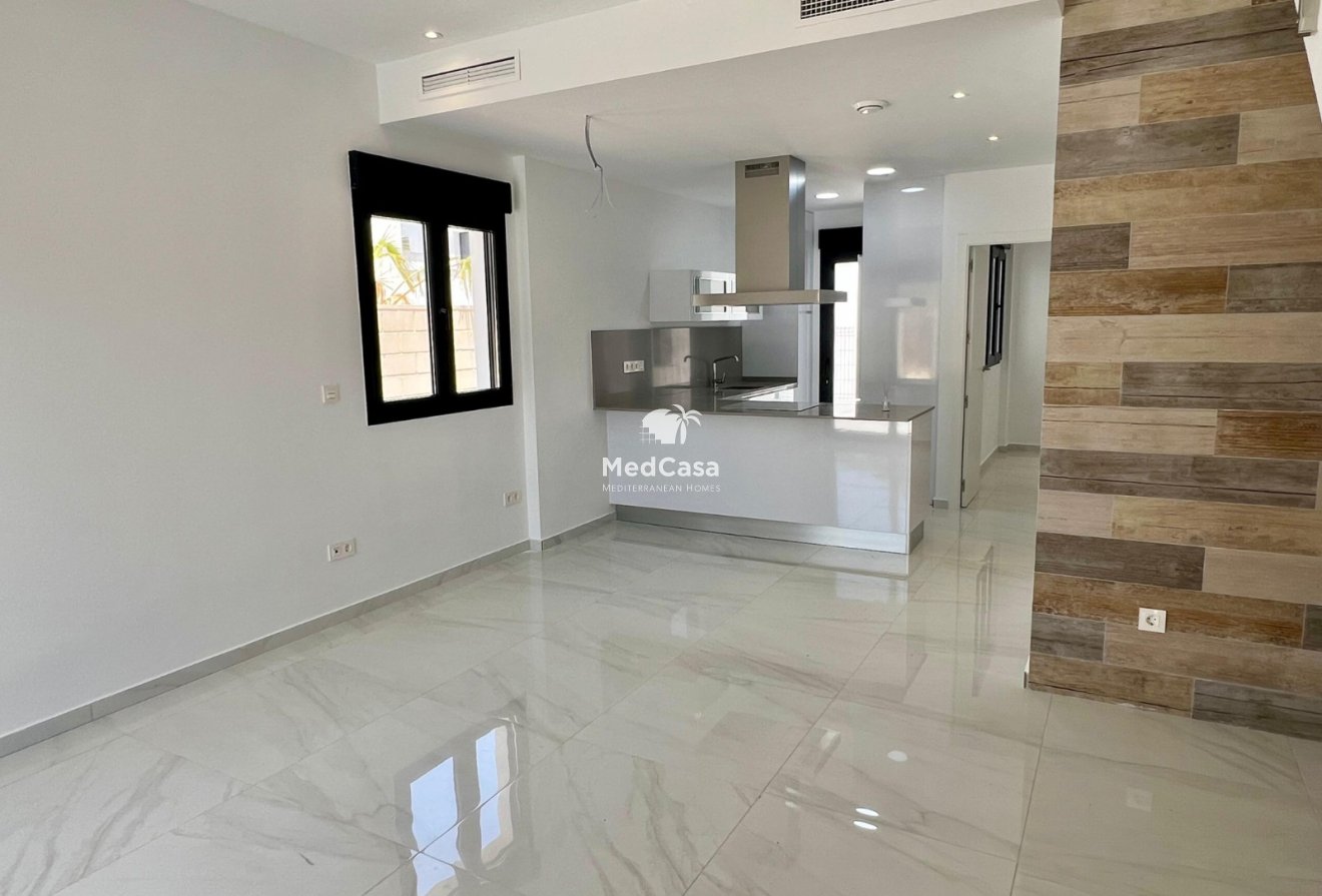 Obra nueva - Semi pareado -
Polop de La Marina