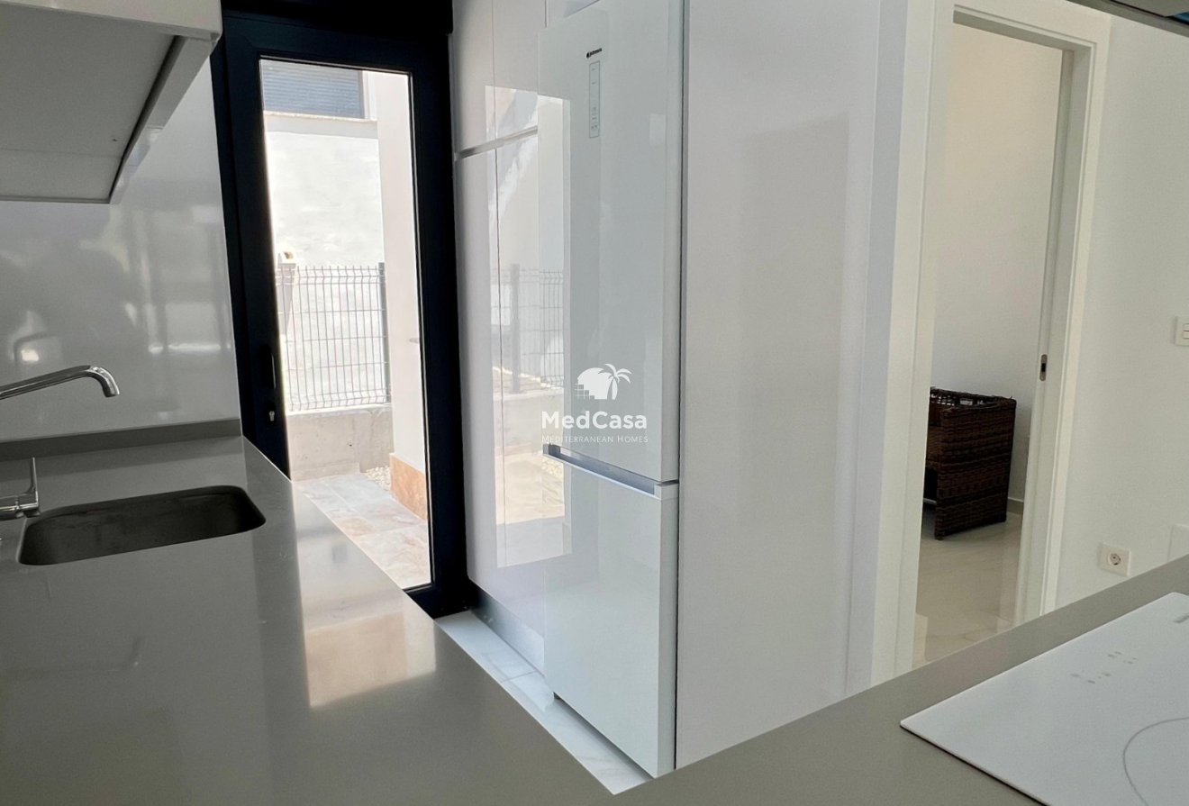 Obra nueva - Semi pareado -
Polop de La Marina