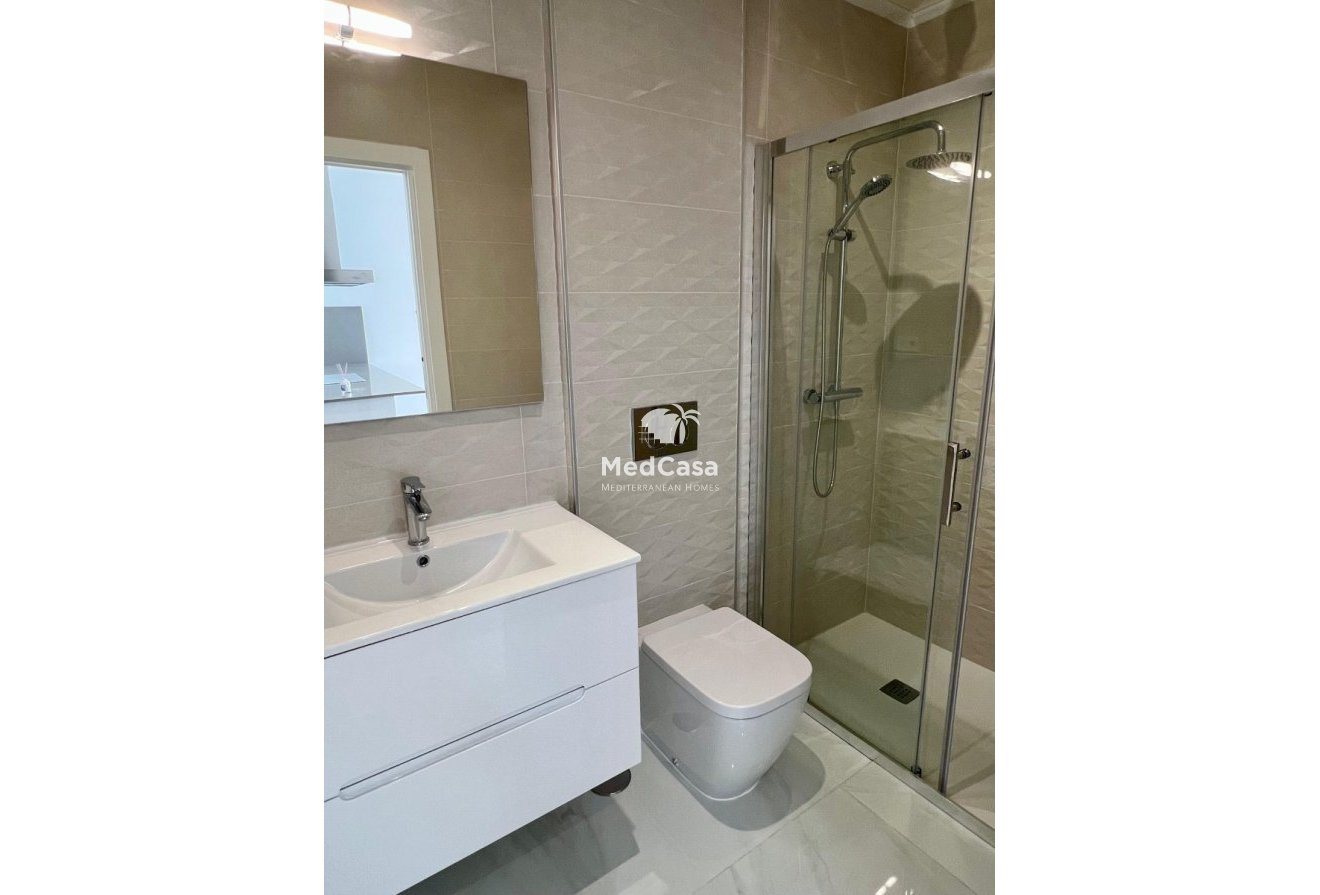 Obra nueva - Semi pareado -
Polop de La Marina