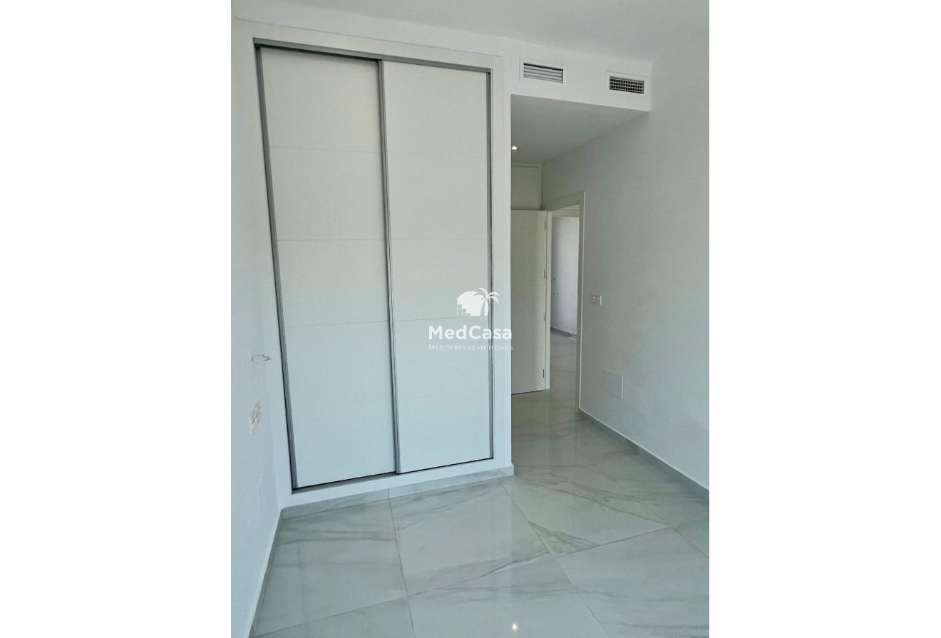 Obra nueva - Semi pareado -
Polop de La Marina