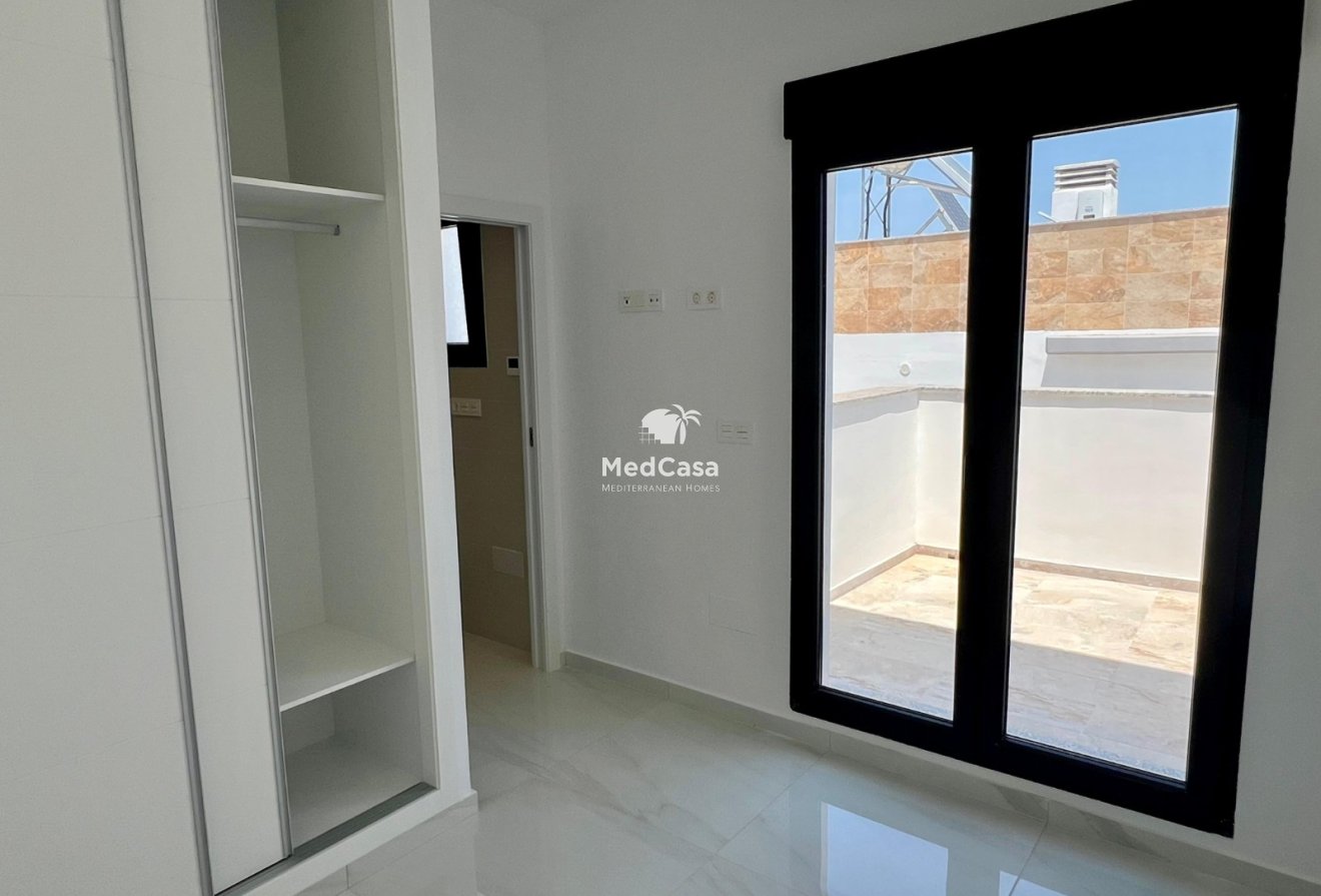 Obra nueva - Semi pareado -
Polop de La Marina