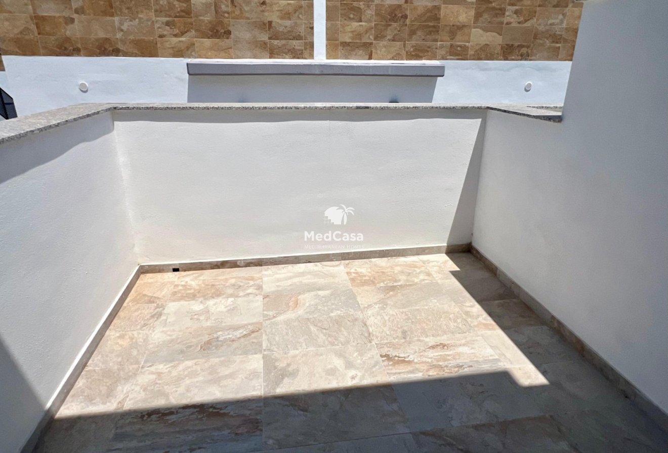 Obra nueva - Semi pareado -
Polop de La Marina