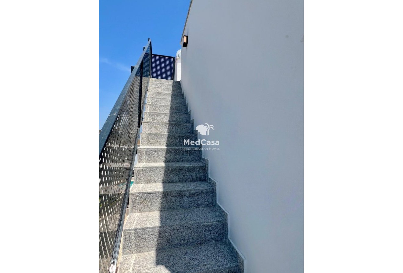 Obra nueva - Semi pareado -
Polop de La Marina