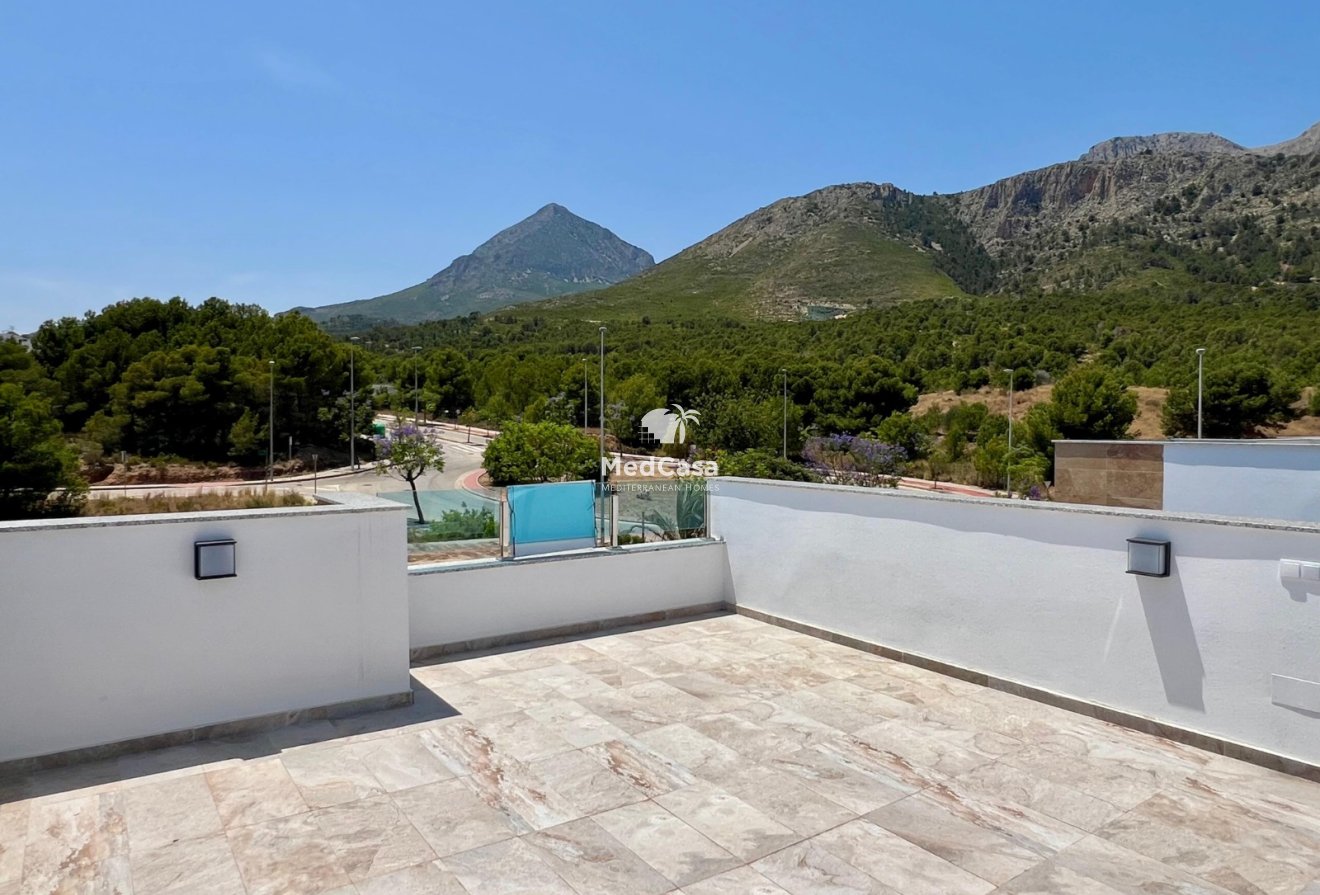 Obra nueva - Semi pareado -
Polop de La Marina