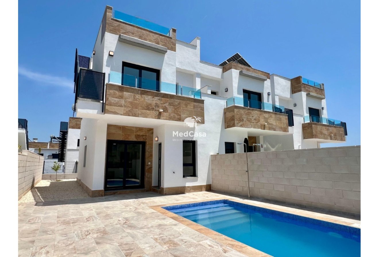 Obra nueva - Semi pareado -
Polop de La Marina