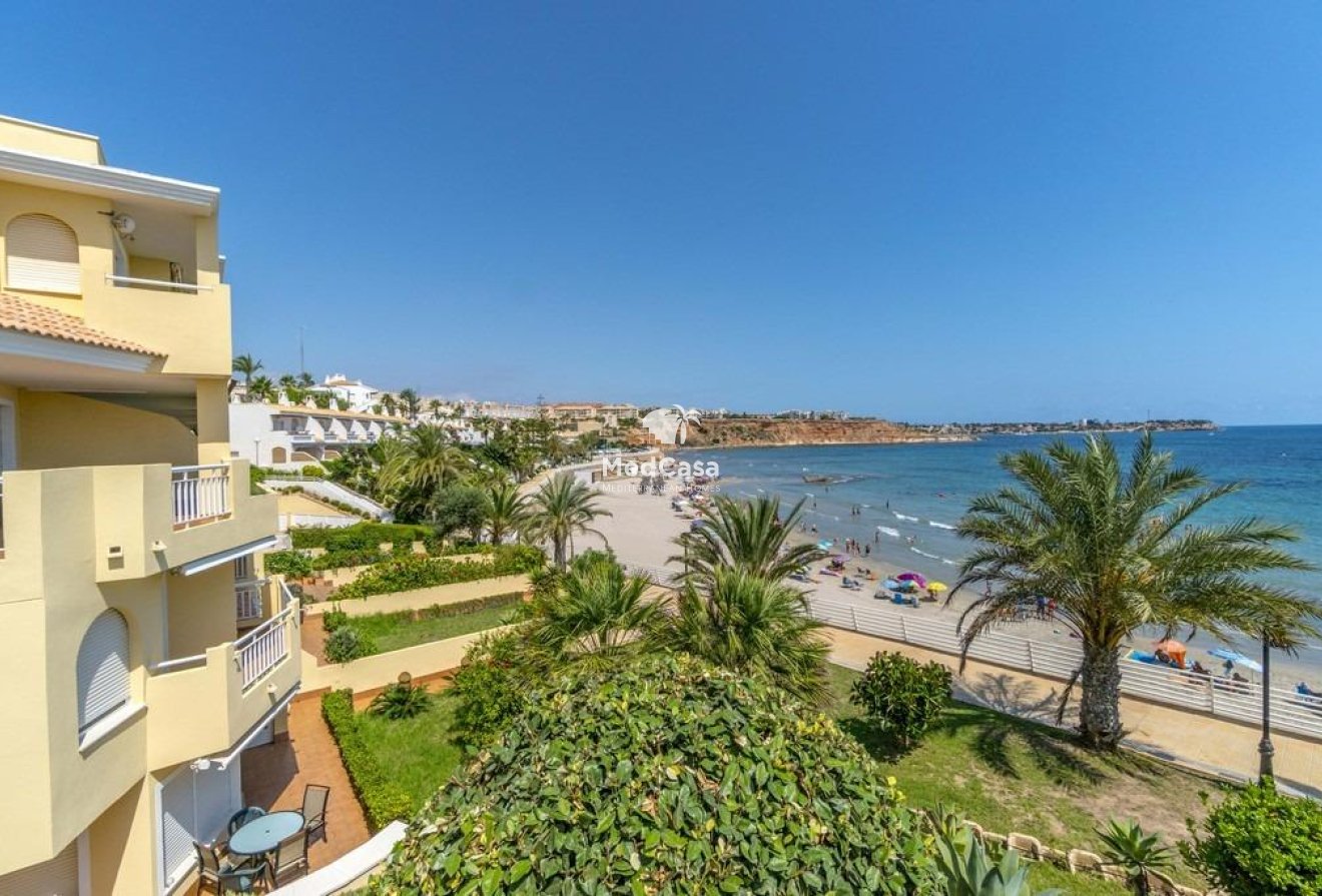 Resale - Apartment -
Orihuela Costa - Campoamor