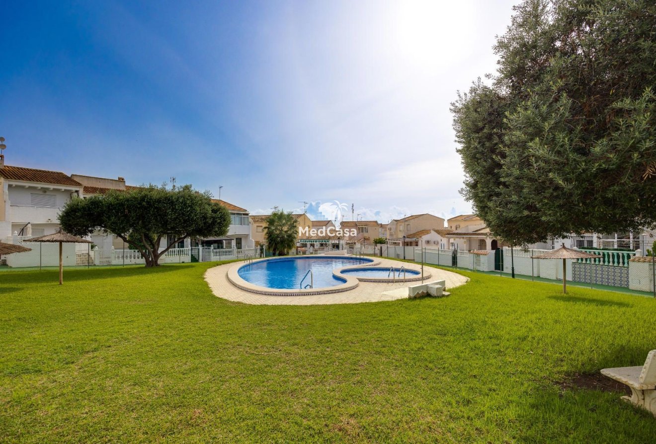 Segunda mano - Semi pareado -
Orihuela Costa - La Florida