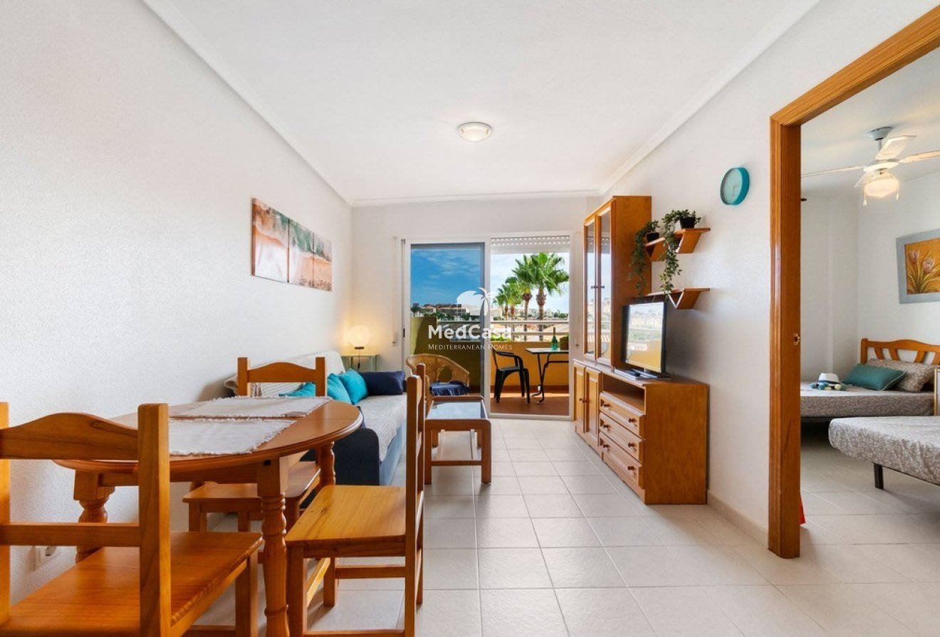 Resale - Apartment -
Orihuela Costa - Campoamor