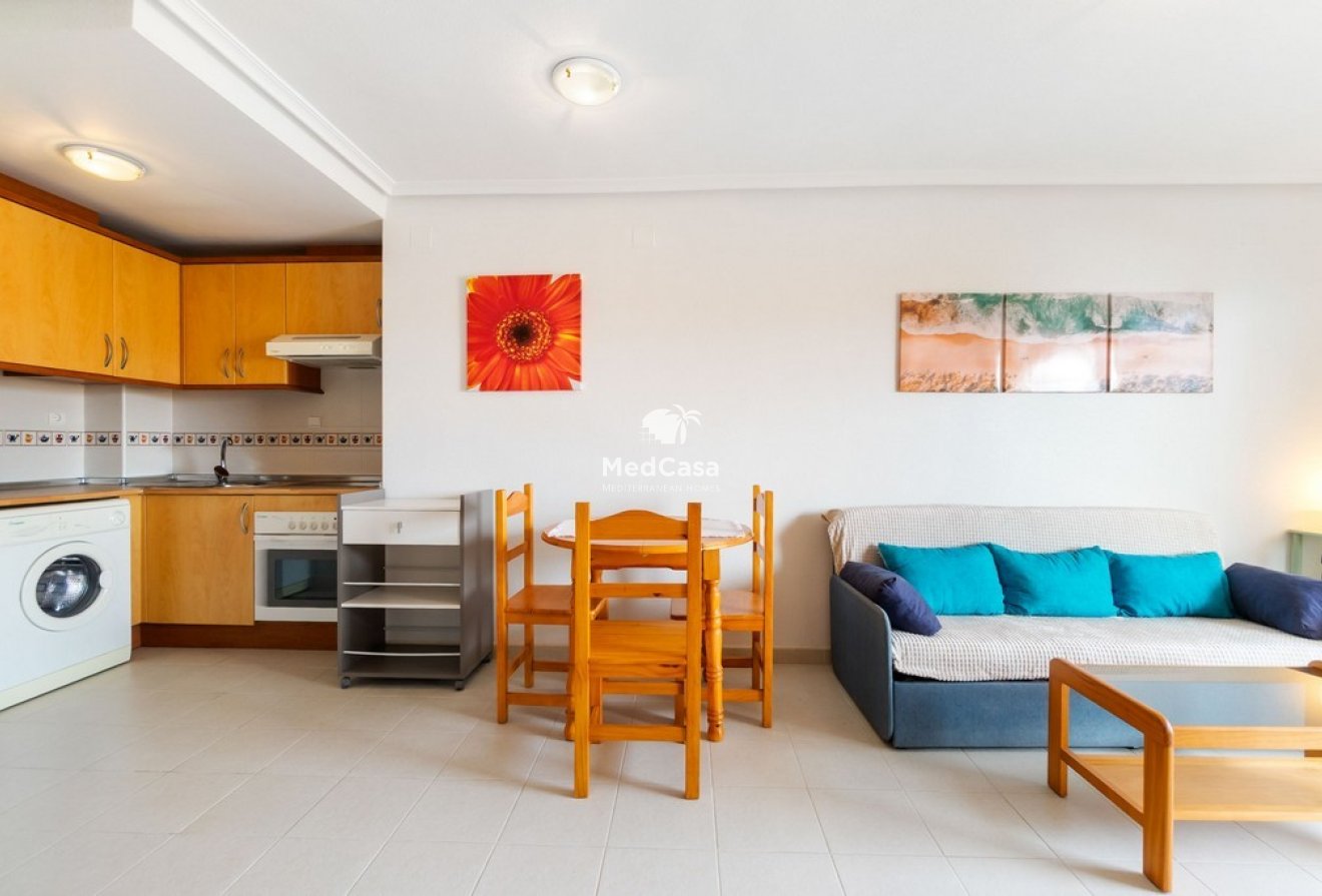 Resale - Apartment -
Orihuela Costa - Campoamor