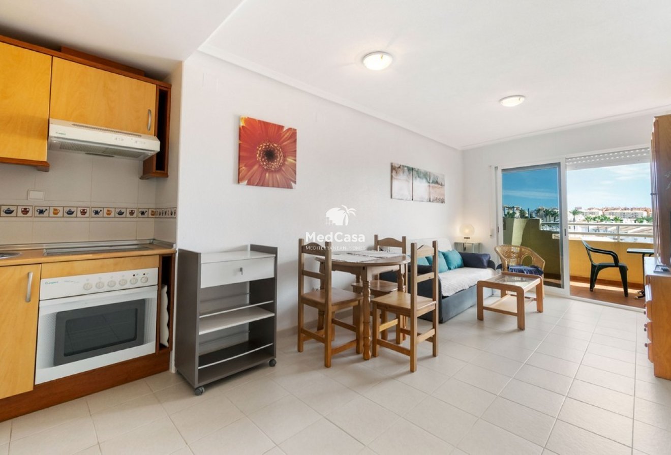 Resale - Apartment -
Orihuela Costa - Campoamor