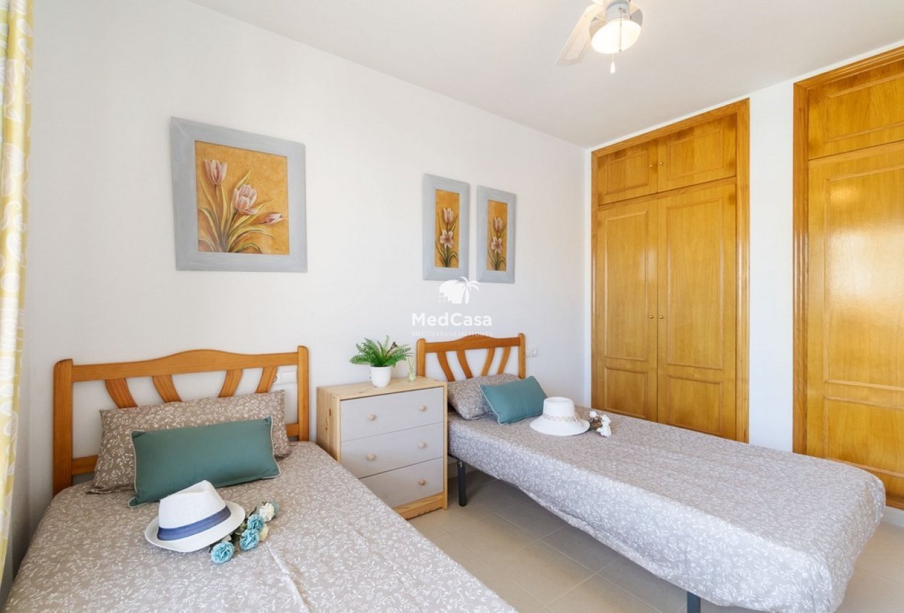 Resale - Apartment -
Orihuela Costa - Campoamor