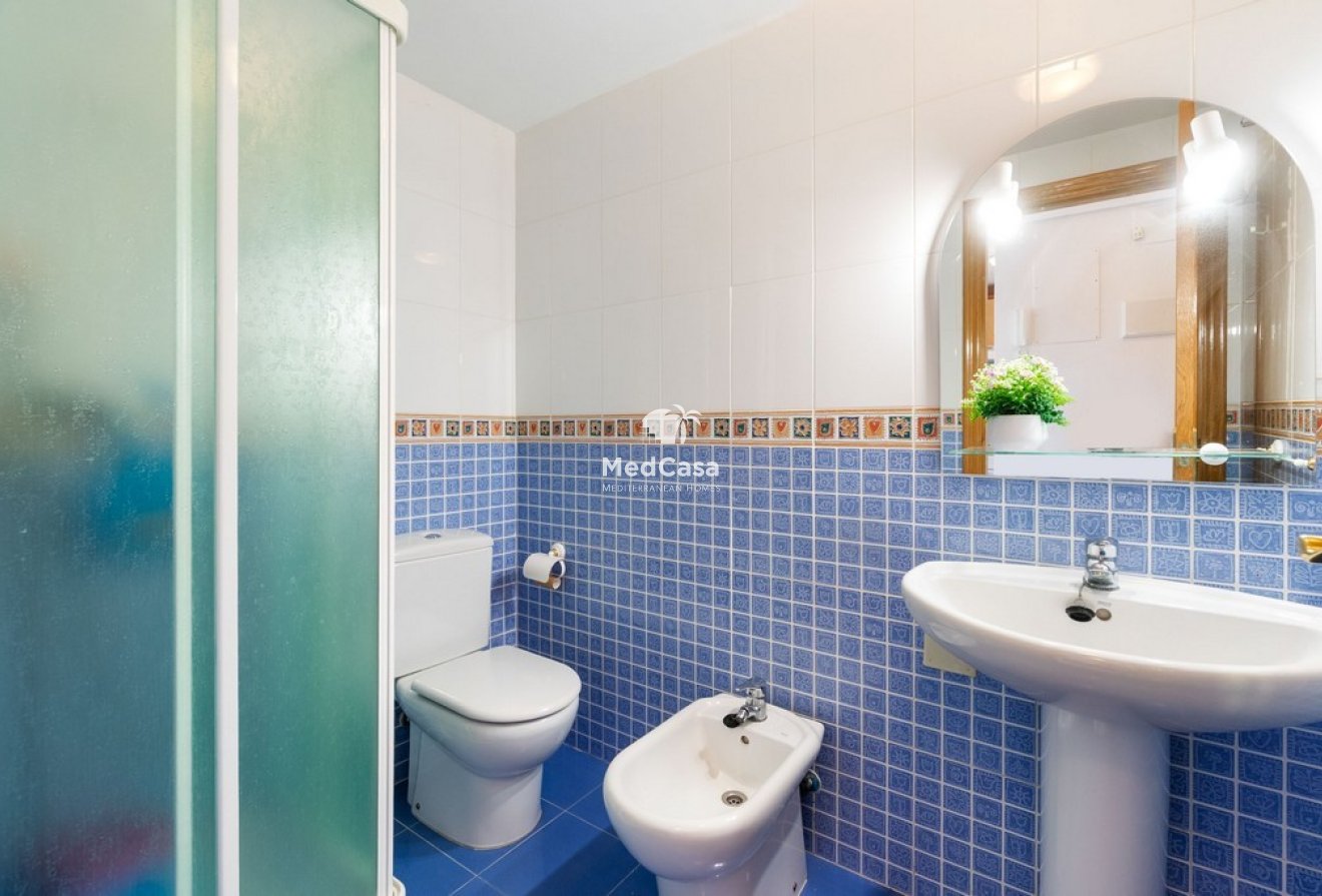 Resale - Apartment -
Orihuela Costa - Campoamor