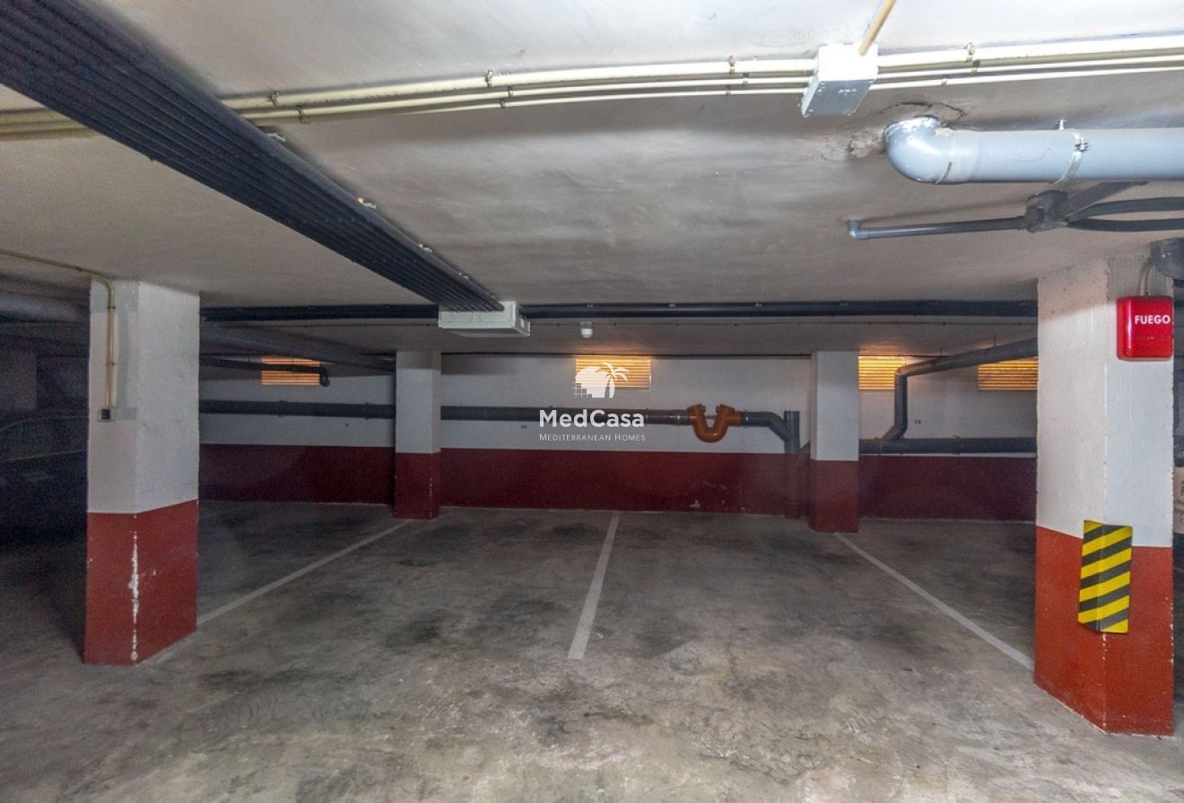 Resale - Apartment -
Orihuela Costa - Campoamor