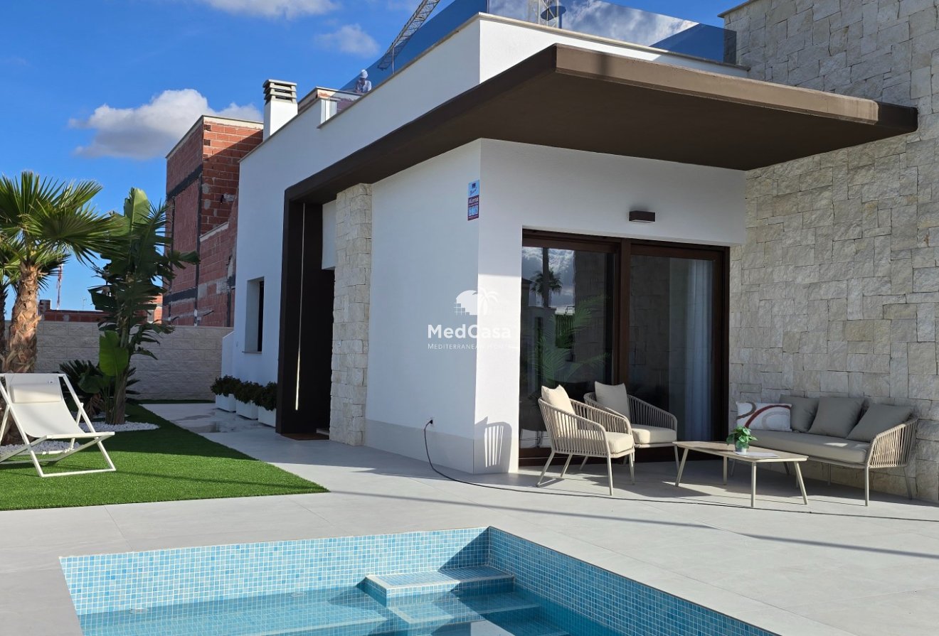 Neubau - Doppelhaushälfte -
Golf Vistabella