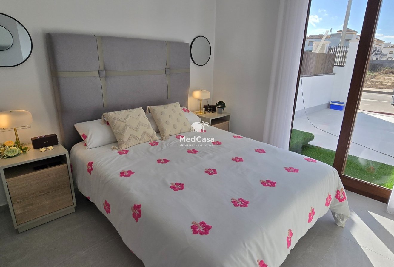 Neubau - Doppelhaushälfte -
Golf Vistabella