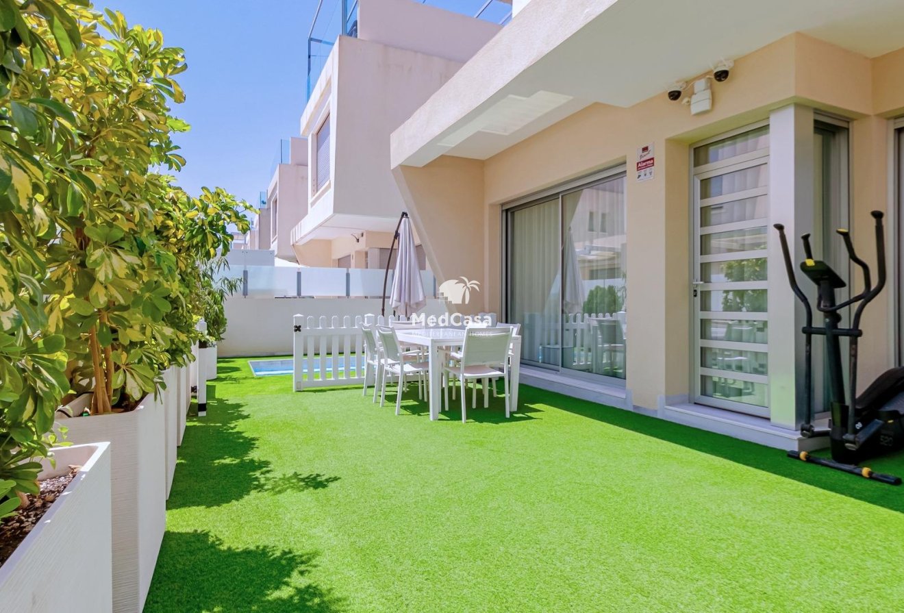 Segunda mano - Villa -
Pilar de la Horadada - Pueblo Latino