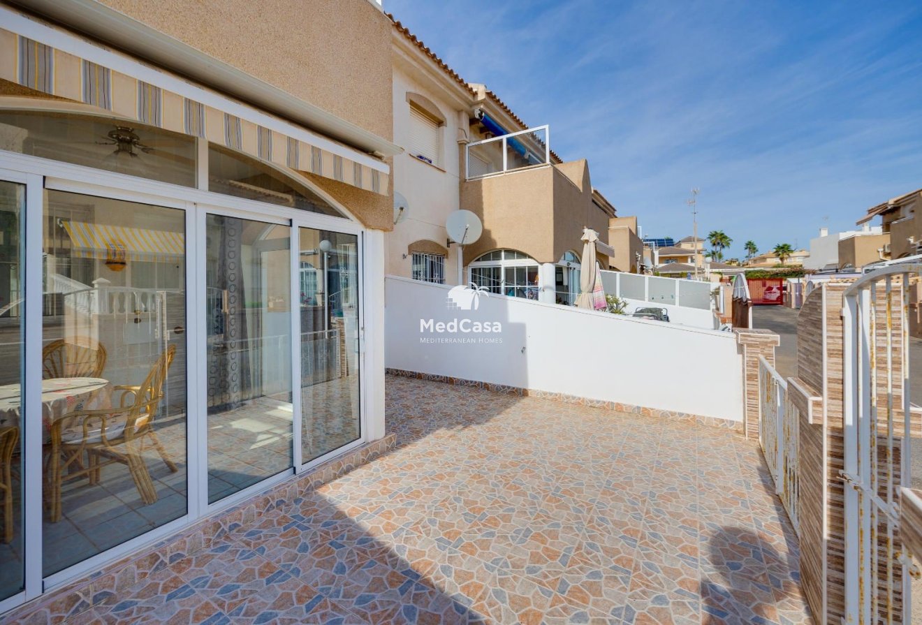 Segunda mano - Apartamento planta baja -
Torrevieja - Nueva Torrevieja - Aguas Nuevas