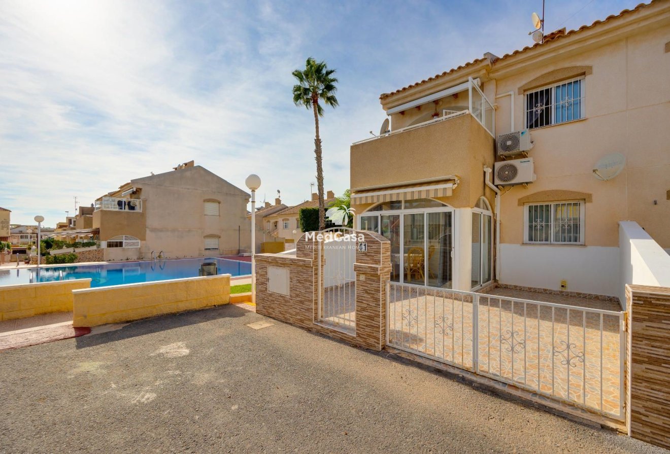 Segunda mano - Apartamento planta baja -
Torrevieja - Nueva Torrevieja - Aguas Nuevas