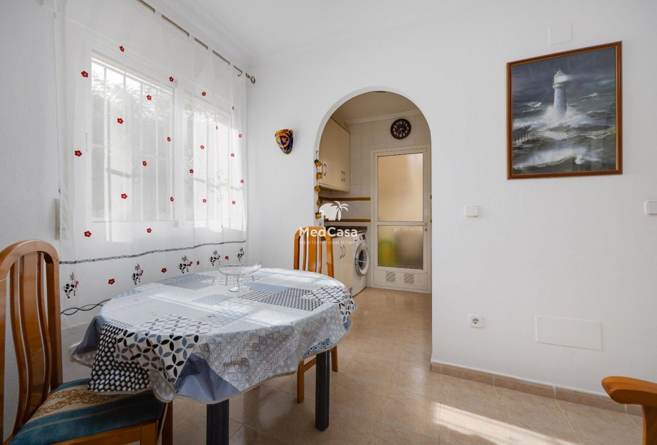 Segunda mano - Apartamento planta baja -
Torrevieja - Nueva Torrevieja - Aguas Nuevas