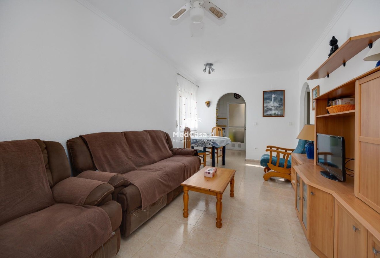 Segunda mano - Apartamento planta baja -
Torrevieja - Nueva Torrevieja - Aguas Nuevas