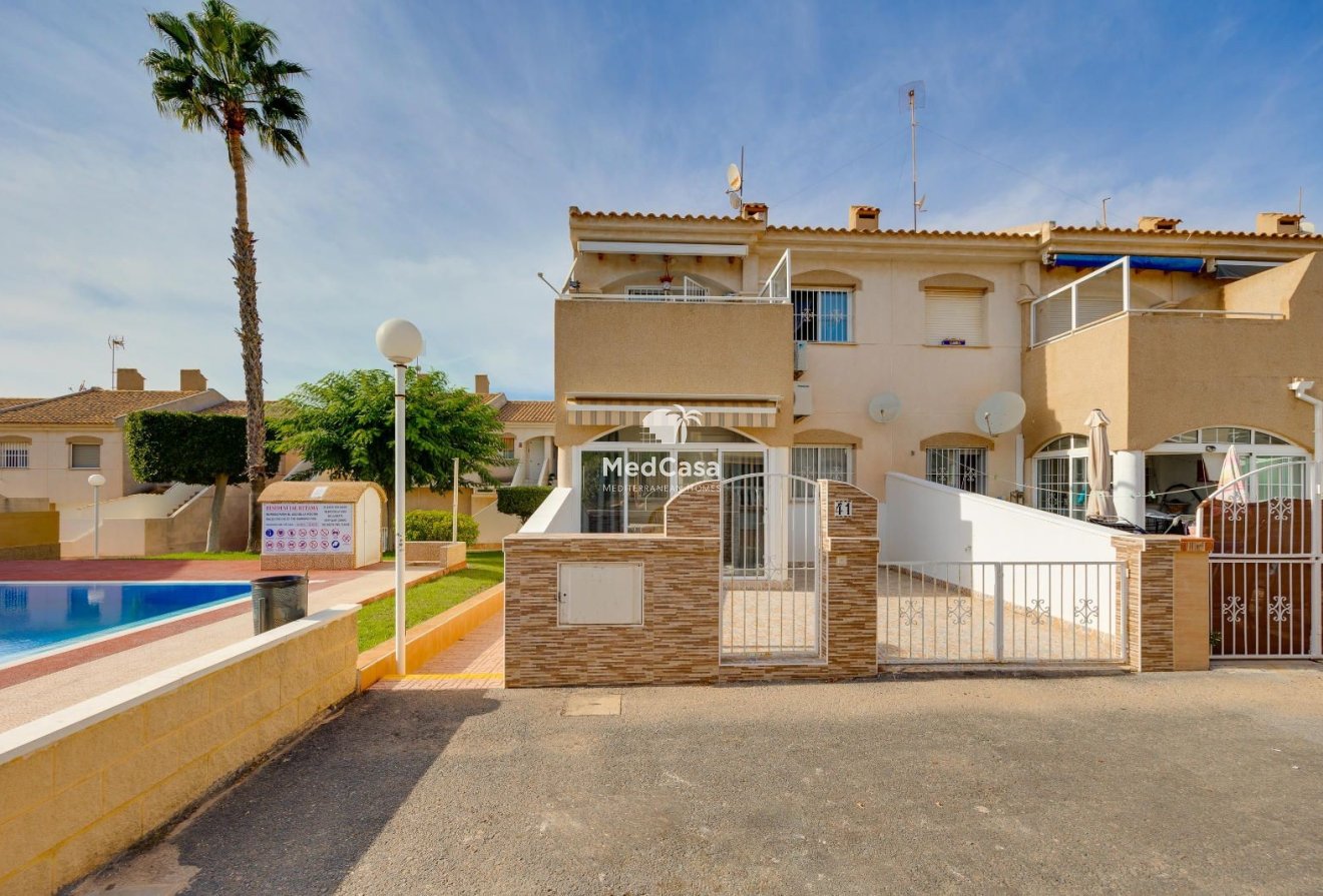 Segunda mano - Apartamento planta baja -
Torrevieja - Nueva Torrevieja - Aguas Nuevas
