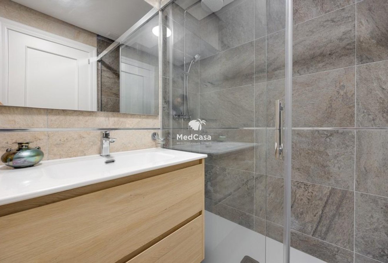 Wiederverkauf - Apartment -
Orihuela Costa - Campoamor