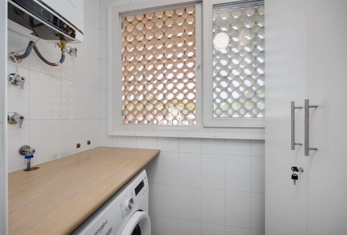 Wiederverkauf - Apartment -
Orihuela Costa - Campoamor