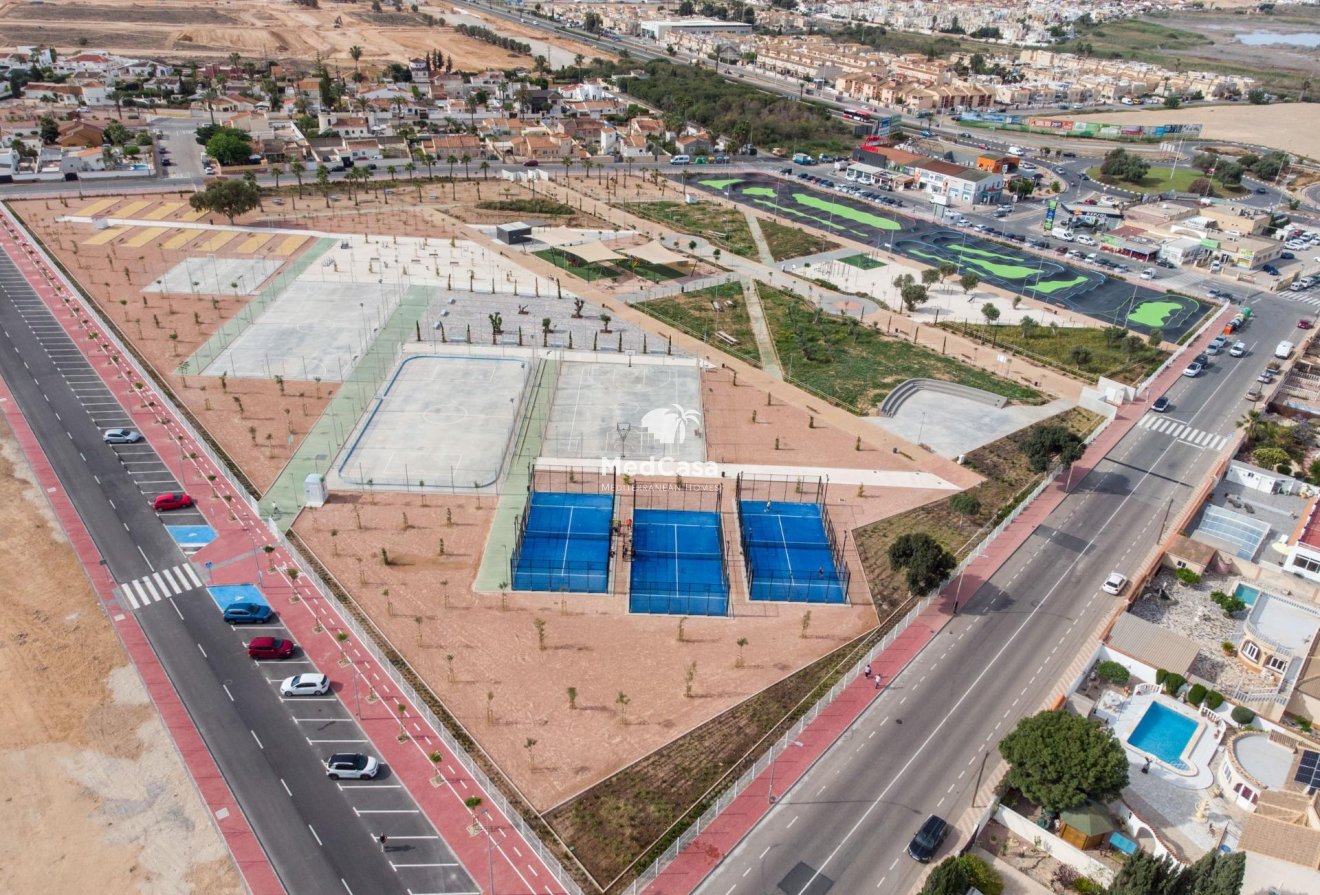 Resale - Villa -
Torrevieja - El chaparral