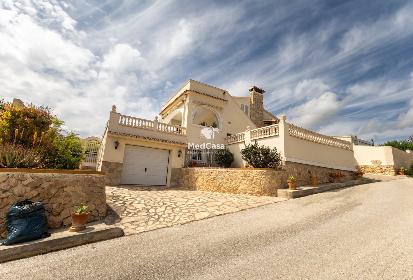 Resale - Villa -
Moraira - Pinar de l'Advocat