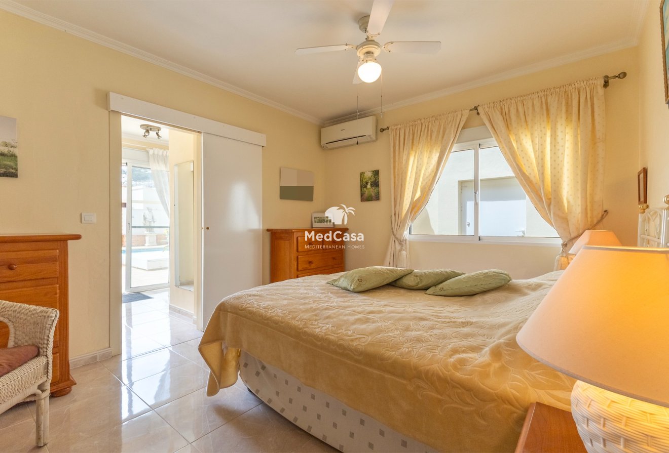 Resale - Villa -
Moraira - Pinar de l'Advocat