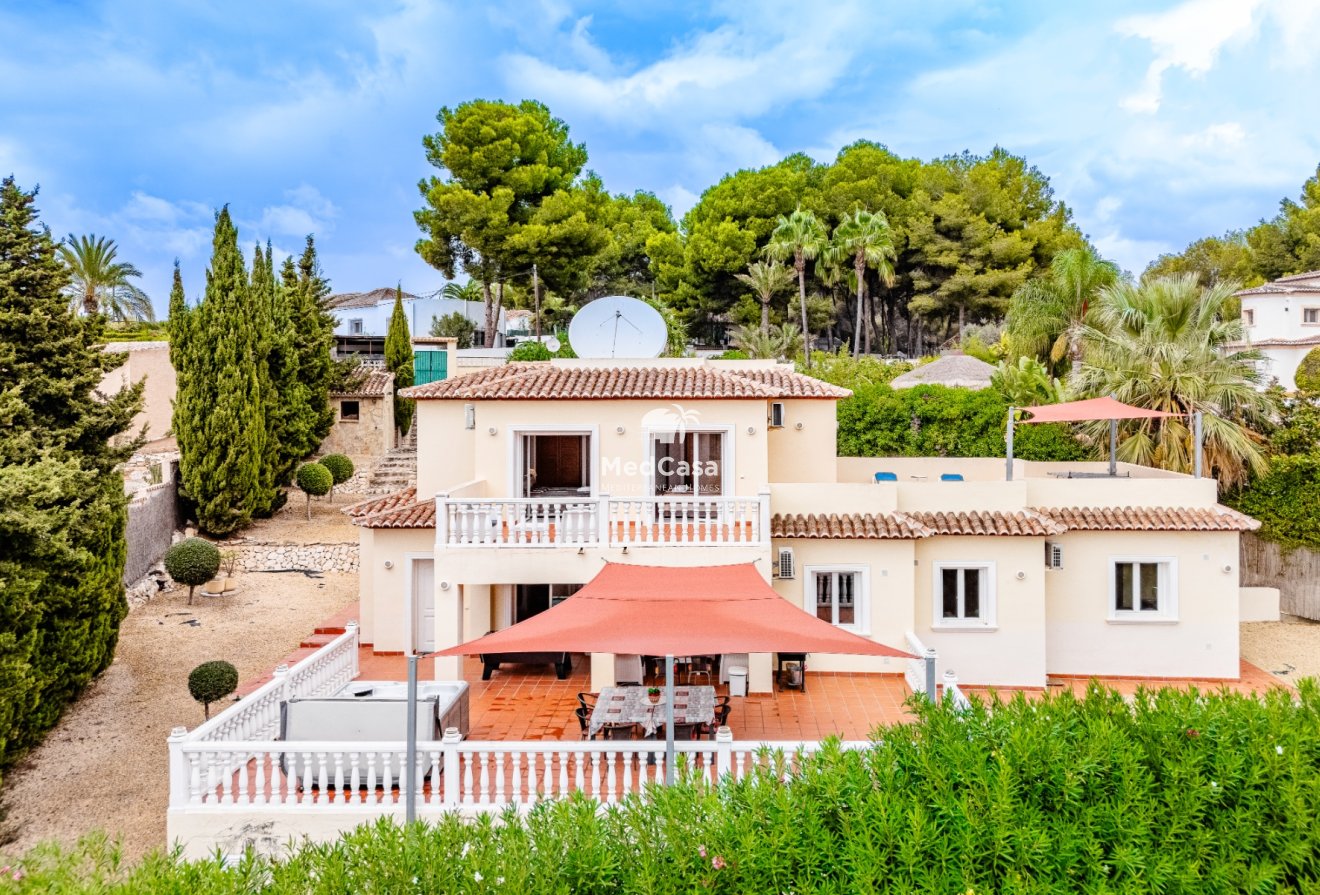Resale - Villa -
Moraira - El Tesoro
