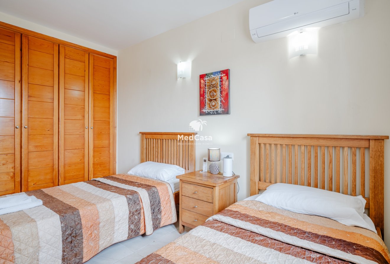 Resale - Villa -
Moraira - El Tesoro