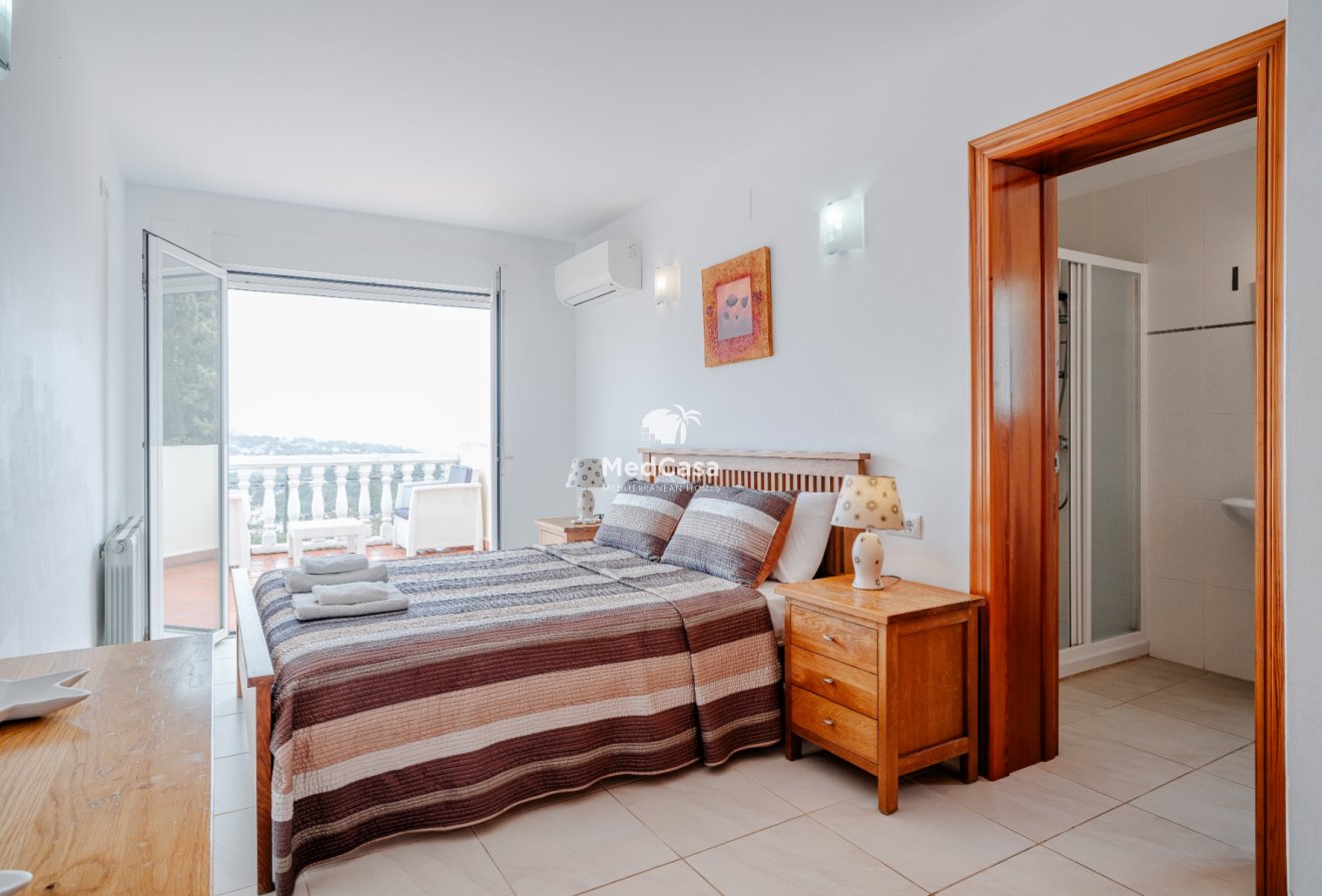 Resale - Villa -
Moraira - El Tesoro