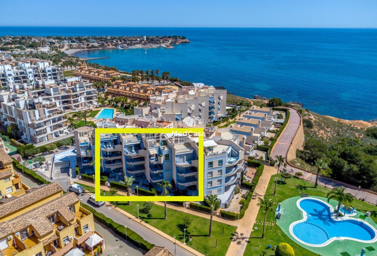 Resale - Apartment -
Orihuela Costa - Campoamor