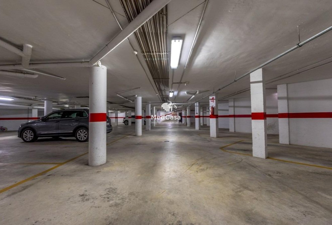 Resale - Apartment -
Orihuela Costa - Campoamor